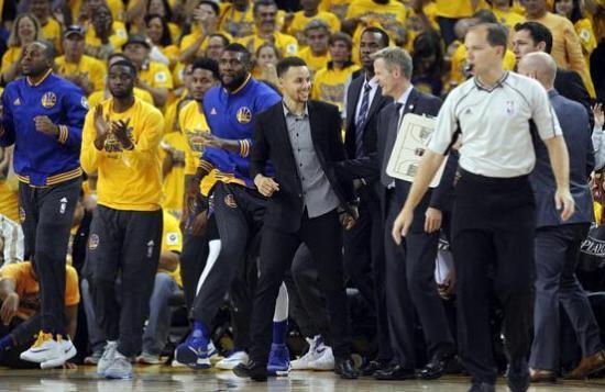 奇耻大辱!勇士一哥:跟火箭比赛就像在训练