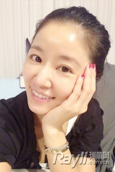 刘亦菲素颜画画美翻了 盘点素颜仍惊艳的女星