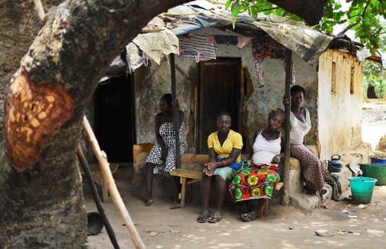 塞拉利昂未成年少女出卖身体赚取学费(高清组