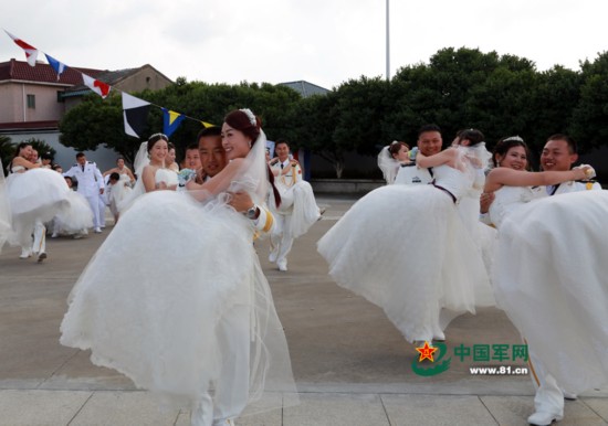 军婚纱照_婚纱照风格(3)