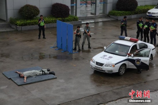 香港警察教学团在江西培训教官(组图)