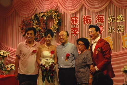 钟镇涛前妻章小蕙曾嫁寇振海 寇振海二婚娇妻小21岁