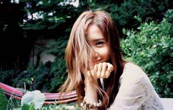 亚洲女神第五名林允儿(yoona),1990年5月30日出生于韩国首尔,韩国