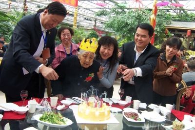 记兰州市西固区陈坪街道东湾社区党支部书记牟