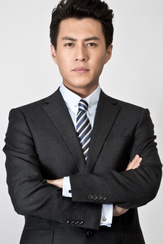 王凯霍建华靳东胡歌李易峰 当红男星西装造型pk