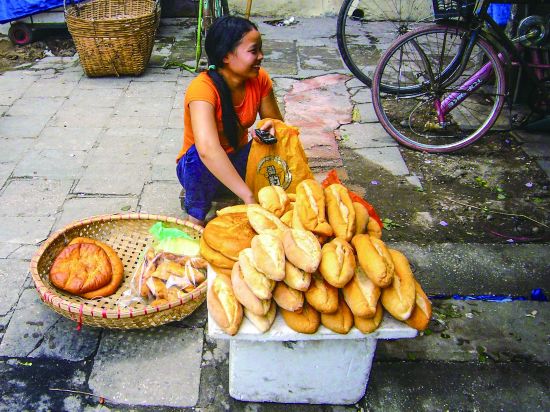 越南小吃买卖扁担饭店:开在女人肩膀上