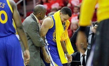 NBA:库里受伤退场难掩失望 勇士前景充满阴霾