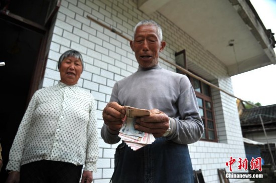 回访金寨县花石乡大湾村 总书记来俺这里