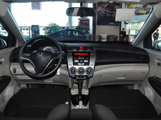 广汽本田 风尚 1.5L 自动 中控台整体