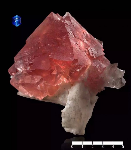 萤石的赤橙黄绿青蓝紫