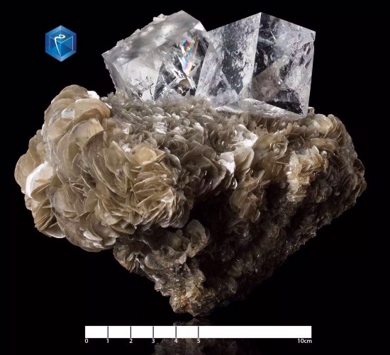 萤石的赤橙黄绿青蓝紫