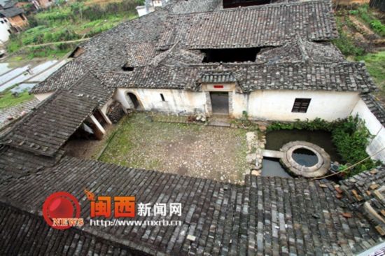 连城县四堡乡的奇特溢水井