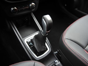 长城汽车 哈弗H1 2015款 1.5L AMT豪华型