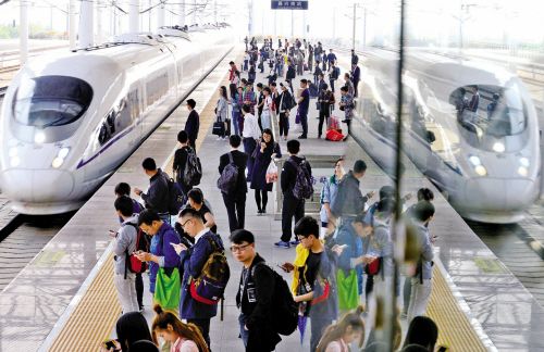 高铁迎来客流高峰--浙江频道--人民网