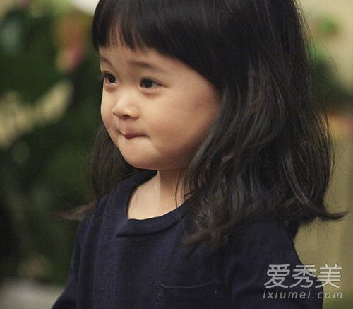 董洁儿子帅刘涛女儿美 明星宝贝们最新照