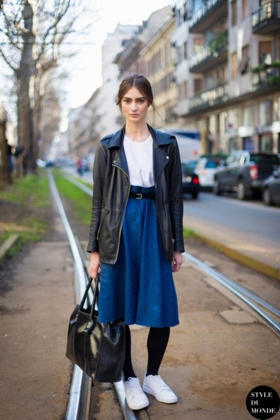 夏季牛仔很忙 把牛仔裙穿好看最该配什么单品