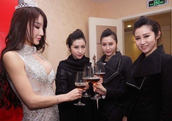 侯耀华三个外甥女集体整容前后对比照惊人 网