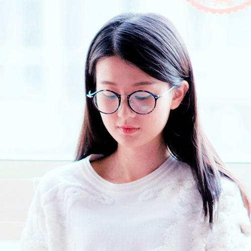 白皮肤适合什么肤色眼镜,白皮肤适合什么肤色眼镜好看