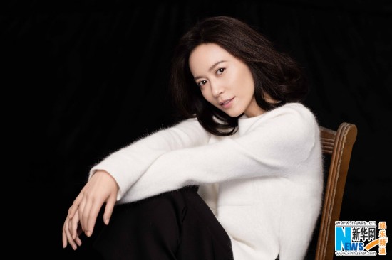 俞飞鸿高颜值暖心系写真曝光 端庄娴雅显柔情