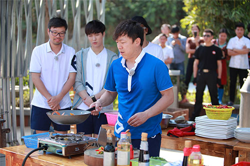 《极限挑战2》黄渤秀厨艺松鼠迅叼海鲜