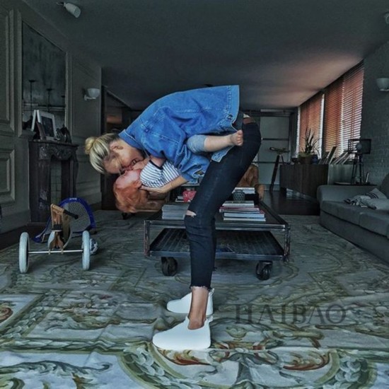 WҥdùYPS (Caroline Trentini) Ml