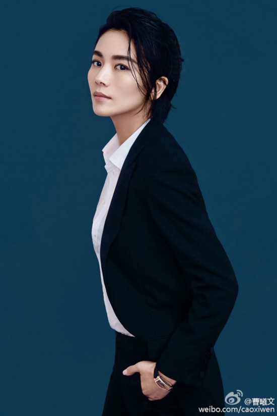 曹曦文中性西服写真 自嘲:喜欢上男装的自己