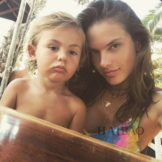 ȾsjPwù (Alessandra Ambrosio) Ml