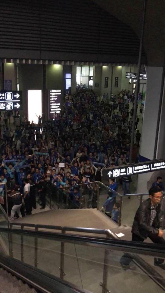 武汉宏兴江苏苏宁球场起冲突 宏兴:苏宁先挑衅