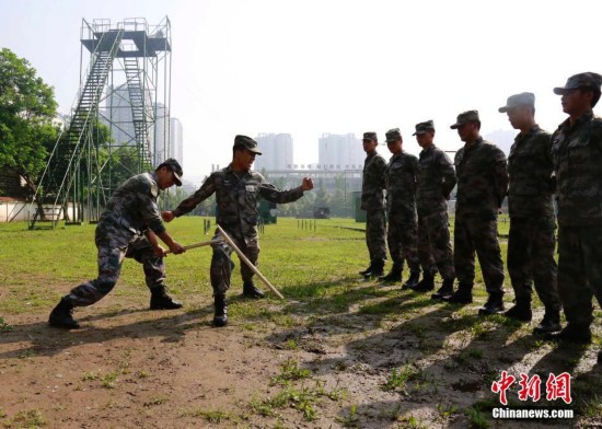 解放军陆军驻渝某师侦察兵上演中国功夫