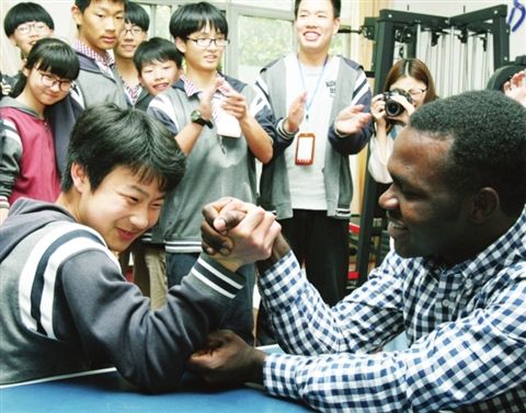 苏州立达中学12名洋教师到张家港乡镇支教