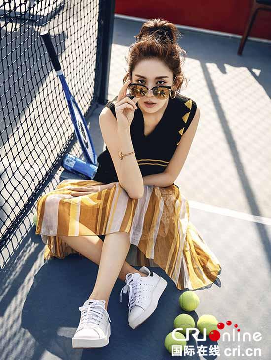 娜扎封面大片曝光 活力真我美少女(组图)