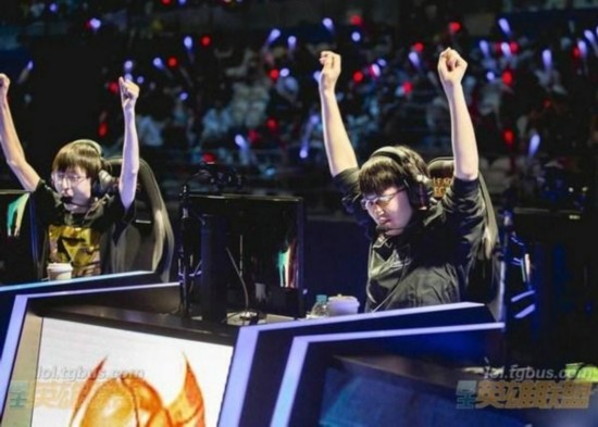 季中冠军赛MSI:SKT对阵RNG直播前瞻:中韩大