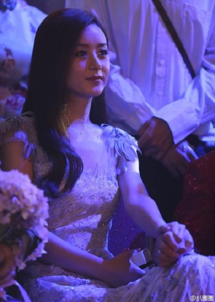 颖出席弟弟婚礼感动落泪 男神收割机赵小刀荧