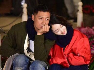 周冬雨情定夏威夷:入乡随俗开启蜜月模式 跳草