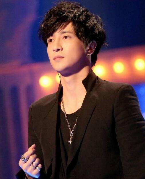 薛之谦炮轰节目组 不守诚信!薛之谦打车遇司机