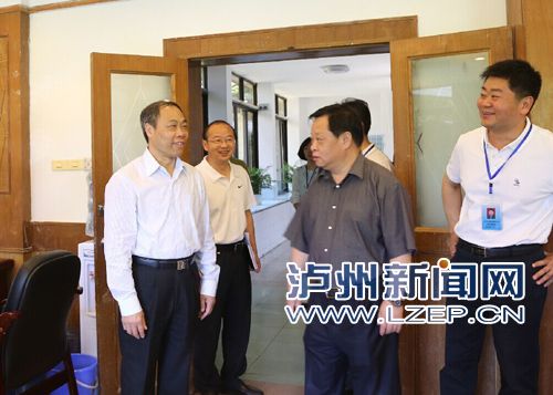 泸州市委书记蒋辅义:瞄准大企业 招引新项目