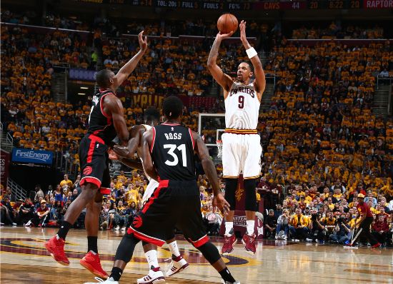 (集锦)NBA东部决赛G1:骑士vs猛龙115-84 詹姆