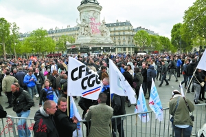 法国警察举行集会 抗议成为暴力对象--陕西频道