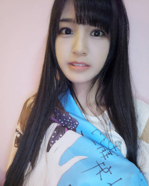 15歲中國姑娘被日媒贊“4萬年一遇的美女”