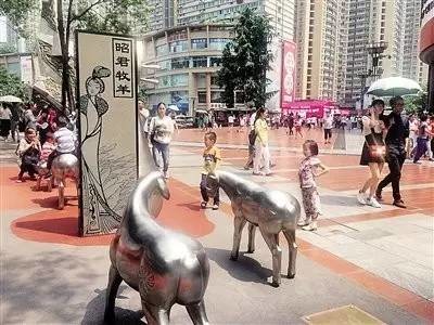 重庆现昭君牧羊雕塑 管理方:她在塞外应该牧