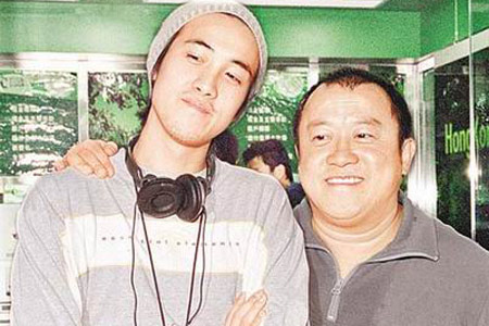 玩太大!曾志伟儿子上节目 被罚生吞老鼠蜥蜴