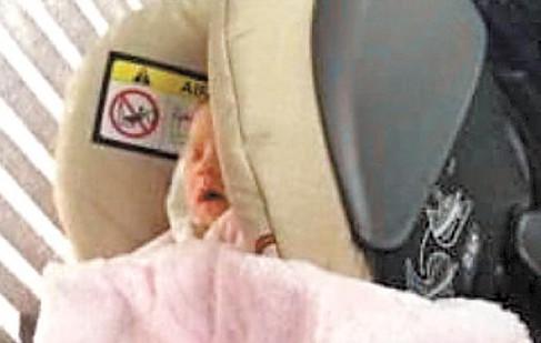 贾静雯三胎女儿出生 晒小手小脚照取名小Bo妞 看明星宝宝第一张照片谁最萌