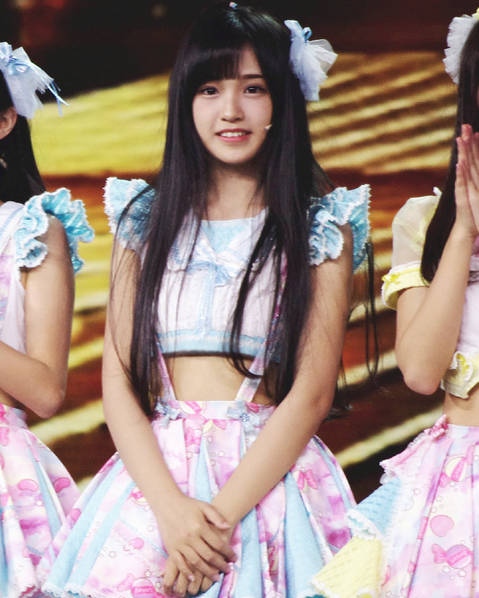 15歲中國姑娘被日媒贊“4萬年一遇的美女”