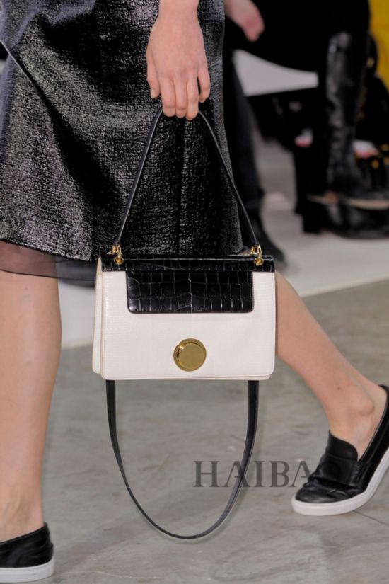 ��ڭ}����P�˧Q (Giambattista Valli) �q���Ӹ`