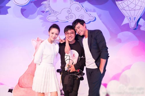 佟丽娅产后腰肢纤细美貌依旧 笑称 儿子是陈思