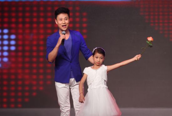 歌舞中国民族盛典圆满落幕 耿为华美声四季助