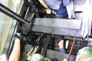 深圳宝安咬人电梯隐患在维保时就种下了