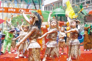 花儿朵朵迎六一