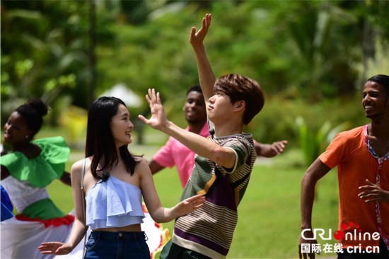 《我们相爱吧》示爱玩出新高度 魏大勋澳门塔