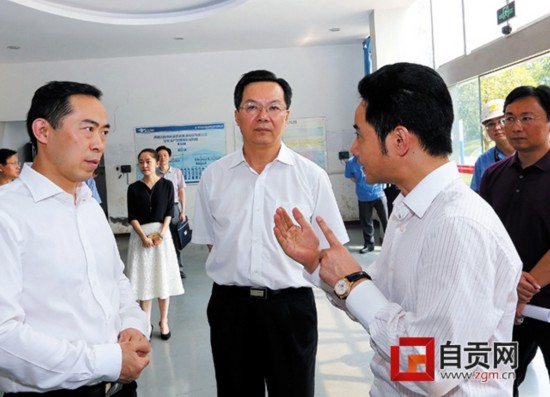 李刚与四川产业振兴发展投资基金公司董事长赵